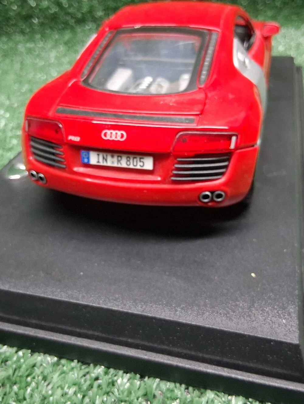 Maisto Audi R8 RED PREMIERE EDITION 1:18 Diecast